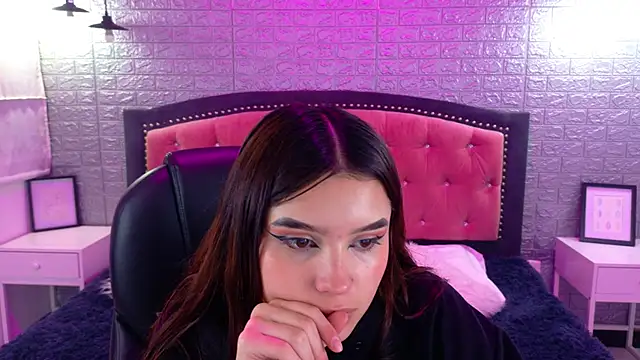 Snapshot of Natalie_loffreda chatting on 11, 9, 2025 Natalie loffreda online show from 11, 9, 2025