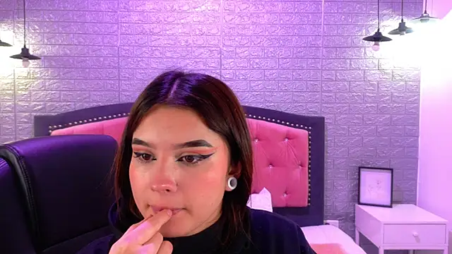 Snapshot of Natalie_loffreda chatting on 24, 9, 2025 Natalie loffreda online show from 24, 9, 2025