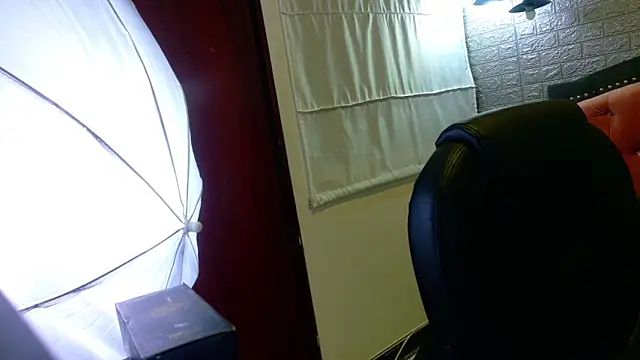 Snapshot of Natalie_loffreda chatting on 20, 10, 2025 Natalie loffreda online show from 20, 10, 2025