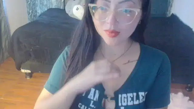 isa  crazy   online show from 19, 11, 2025