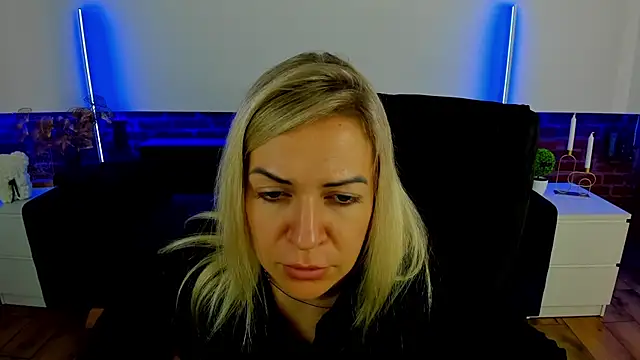 Snapshot of Anna_Snows chatting on 25, 9, 2025 Anna Snows online show from 25, 9, 2025