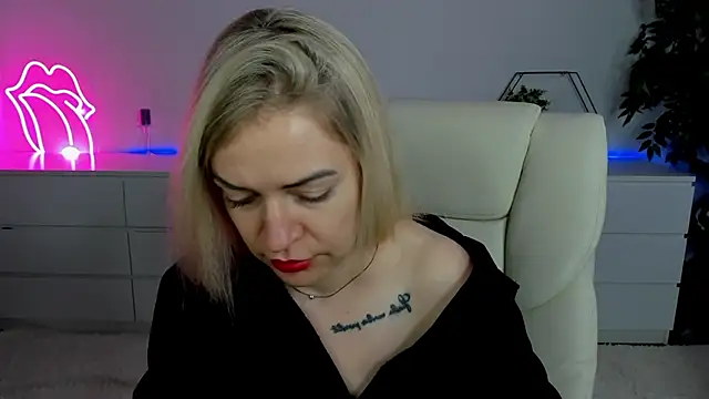Snapshot of Anna_Snows chatting on 28, 9, 2025 Anna Snows online show from 28, 9, 2025
