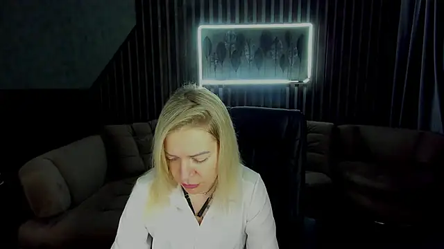 Snapshot of Anna_Snows chatting on 11, 10, 2025 Anna Snows online show from 11, 10, 2025