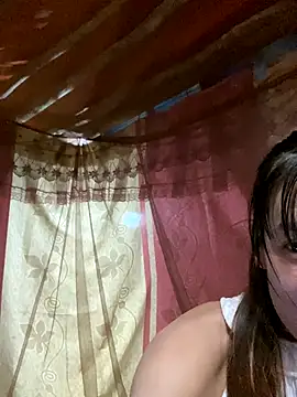 Snapshot of PhanHaa chatting on 10, 9, 2025 PhanHaa online show from 10, 9, 2025