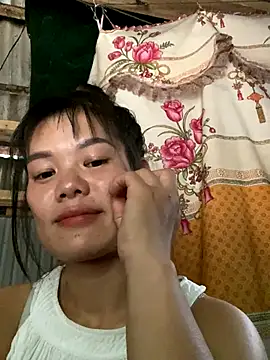 Snapshot of PhanHaa chatting on 13, 10, 2025 PhanHaa online show from 13, 10, 2025