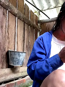 Snapshot of PhanHaa chatting on 19, 10, 2025 PhanHaa online show from 19, 10, 2025