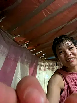 Snapshot of PhanHaa chatting on 23, 10, 2025 PhanHaa online show from 23, 10, 2025