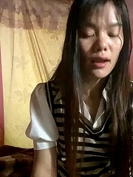 Snapshot of PhanHaa chatting on 29, 10, 2025 PhanHaa online show from 29, 10, 2025