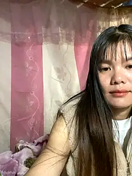 Snapshot of PhanHaa chatting on 29, 10, 2025 PhanHaa online show from 29, 10, 2025