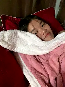 Snapshot of PhanHaa chatting on 16, 11, 2025 PhanHaa online show from 16, 11, 2025