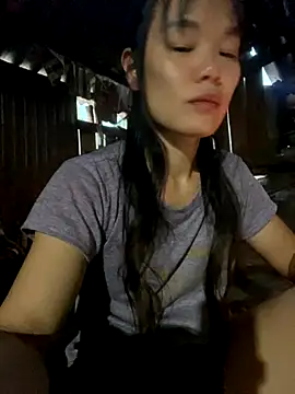 Snapshot of PhanHaa chatting on 25, 11, 2025 PhanHaa online show from 25, 11, 2025