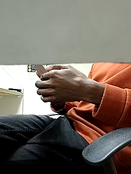 Snapshot of Midrandbtm chatting on 9, 6, 2026 Midrandbtm online show from 9, 6, 2026