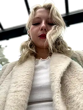 EveLittleSinner online show from 10, 10, 2025