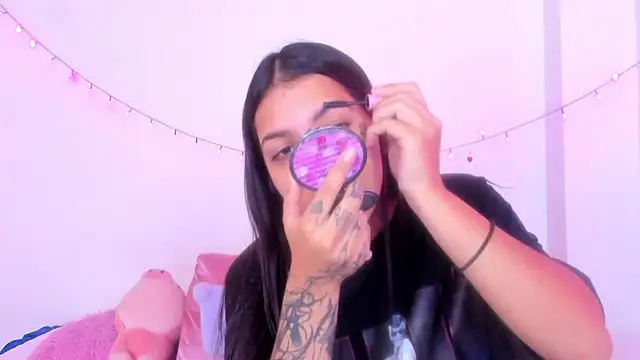 Snapshot of Abby_roussee chatting on 10, 10, 2025 Abby roussee online show from 10, 10, 2025