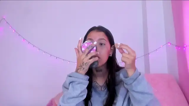 Snapshot of Abby_roussee chatting on 21, 10, 2025 Abby roussee online show from 21, 10, 2025