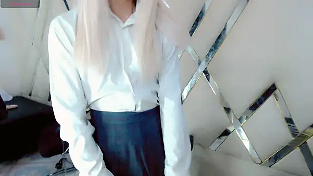 Ambervalentinn01 online show from 9, 9, 2025