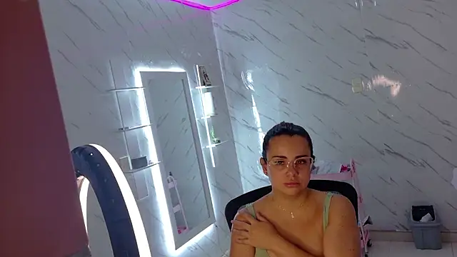 Aria Collins111 online show from 4, 2, 2026