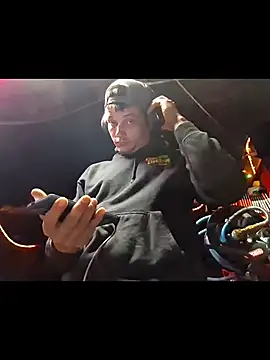 Snapshot of twistafatpipe chatting on 17, 10, 2025 twistafatpipe online show from 17, 10, 2025