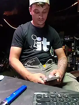 Snapshot of twistafatpipe chatting on 18, 10, 2025 twistafatpipe online show from 18, 10, 2025