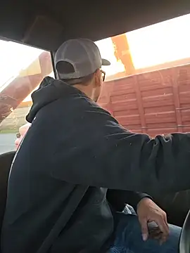 Snapshot of twistafatpipe chatting on 23, 10, 2025 twistafatpipe online show from 23, 10, 2025