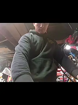 Snapshot of twistafatpipe chatting on 7, 11, 2025 twistafatpipe online show from 7, 11, 2025