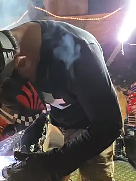 Snapshot of twistafatpipe chatting on 18, 11, 2025 twistafatpipe online show from 18, 11, 2025