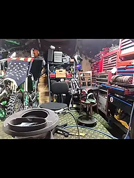 Snapshot of twistafatpipe chatting on 19, 11, 2025 twistafatpipe online show from 19, 11, 2025