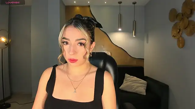 LizzCooper online show from 8, 11, 2025