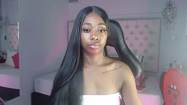 Snapshot of candyy_ebony chatting on 5, 12, 2025 candyy ebony online show from 5, 12, 2025