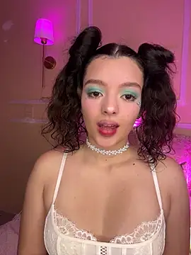 AriaHeavenss online show from 3, 12, 2025