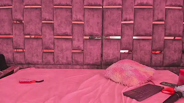 Mitsury foxx online show from 24, 9, 2025