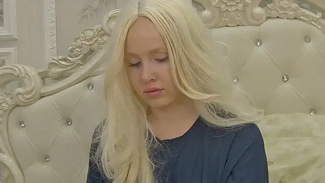 Snapshot of EllieFrosty_ chatting on 6, 10, 2025 EllieFrosty online show from 6, 10, 2025