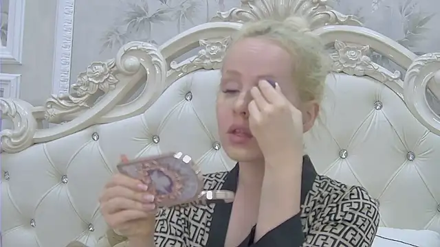 Snapshot of EllieFrosty_ chatting on 13, 11, 2025 EllieFrosty online show from 13, 11, 2025