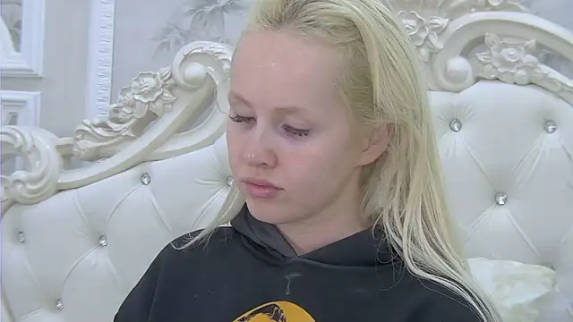 Snapshot of EllieFrosty_ chatting on 13, 11, 2025 EllieFrosty online show from 13, 11, 2025