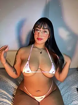 Snapshot of Linda_Saenz_ chatting on 16, 6, 2026 Linda Saenz online show from 16, 6, 2026