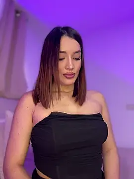 Bella-taylorr online show from 11, 5, 2026