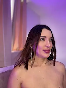 Bella-taylorr online show from 11, 5, 2026