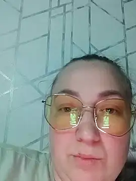 Kiss Eva online show from 24, 12, 2024