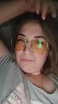 Kiss Eva online show from 31, 12, 2024