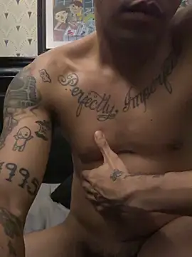 Snapshot of KarlKambing chatting on 8, 11, 2025 KarlKambing online show from 8, 11, 2025