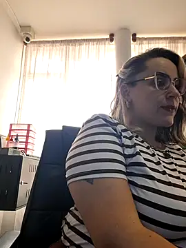 CurvyLust x online show from 4, 11, 2025