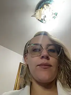 Snapshot of CurvyLust_x chatting on 19, 6, 2026 CurvyLust x online show from 19, 6, 2026
