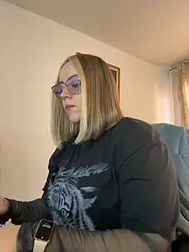 Snapshot of CurvyLust_x chatting on 20, 6, 2026 CurvyLust x online show from 20, 6, 2026