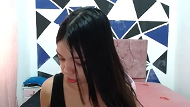 Snapshot of shy_luna18 chatting on 19, 11, 2025 shy luna18 online show from 19, 11, 2025