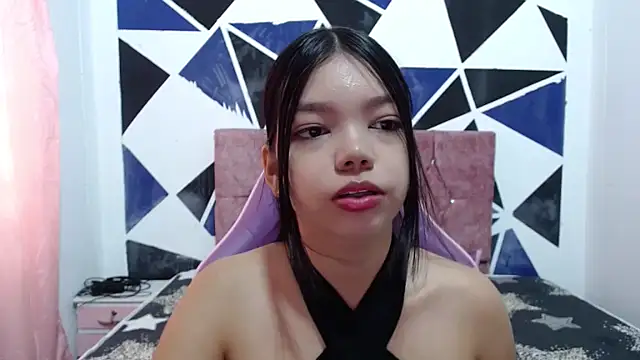 Snapshot of shy_luna18 chatting on 5, 12, 2025 shy luna18 online show from 5, 12, 2025