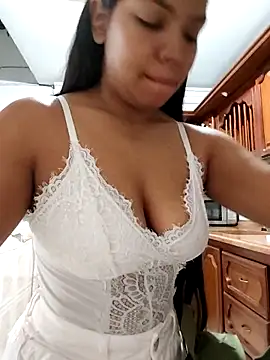 CloeeHills  online show from 14, 9, 2025