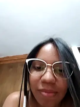 CloeeHills  online show from 1, 10, 2025