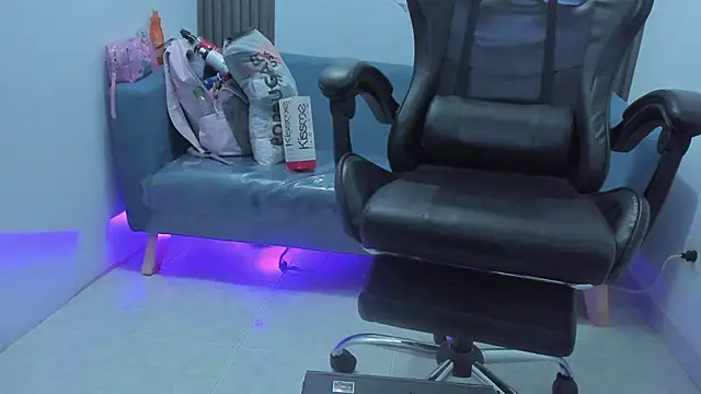 Snapshot of ShaunaDream chatting on 5, 10, 2025 ShaunaDream online show from 5, 10, 2025