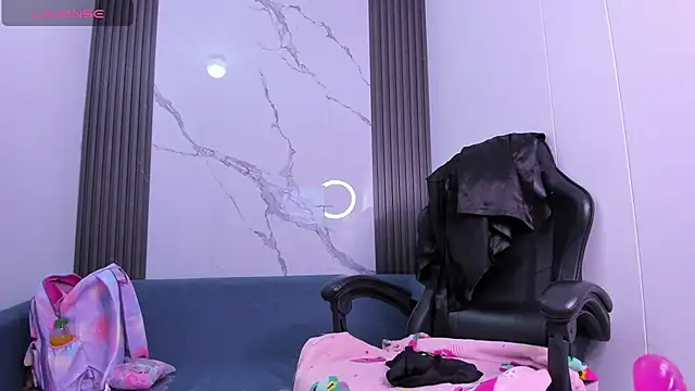 Snapshot of ShaunaDream chatting on 11, 10, 2025 ShaunaDream online show from 11, 10, 2025