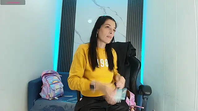 Snapshot of ShaunaDream chatting on 18, 10, 2025 ShaunaDream online show from 18, 10, 2025